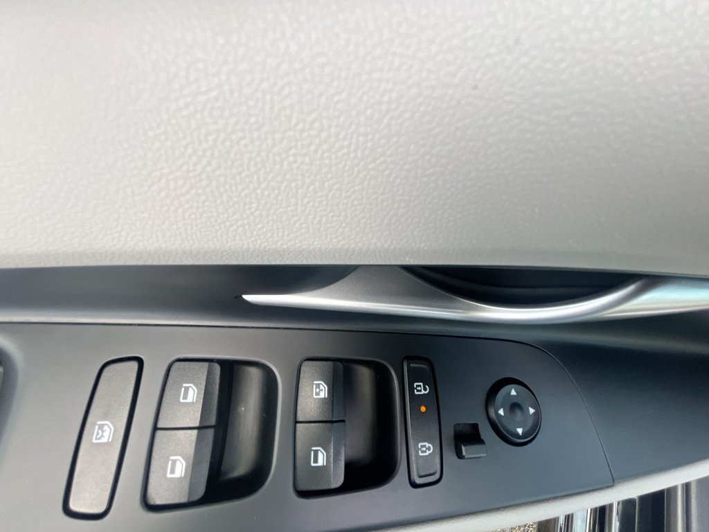 2025 Hyundai Elantra Luxury | Leather | Roof | Nav | Warranty to 2030 in Saint John, New Brunswick - 15 - w1024h768px
