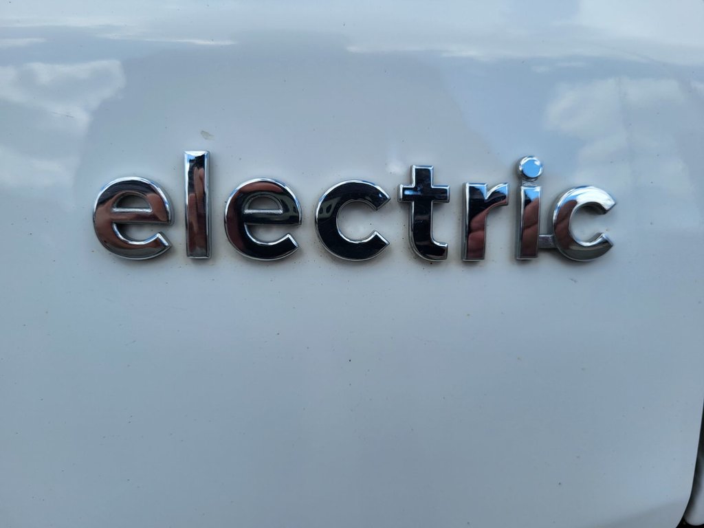 2022  KONA ELECTRIC Preferred | EV | Cam | USB | Warranty to 2030 in Saint John, New Brunswick - 9 - w1024h768px