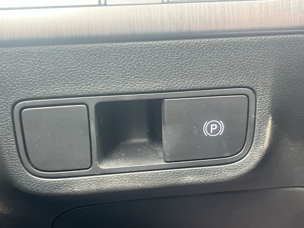 2025 Hyundai KONA Preferred Trend | Leather | Roof | Cam | USB in Saint John, New Brunswick - 30 - w1024h768px