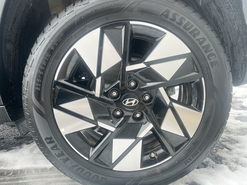 2025 Hyundai KONA Preferred Trend | Leather | Roof | Cam | USB in Saint John, New Brunswick - 10 - w1024h768px