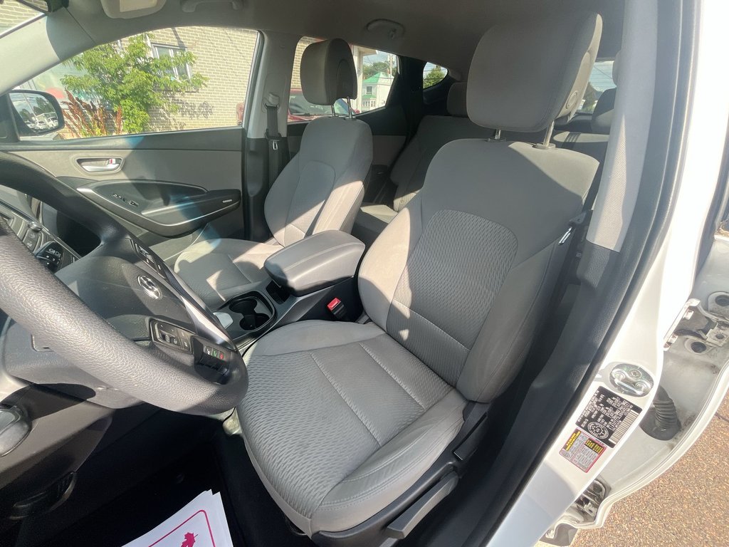 2017 Hyundai SANTA FE SPORT Base | Cam | USB | HtdSeats in Saint John, New Brunswick - 11 - w1024h768px