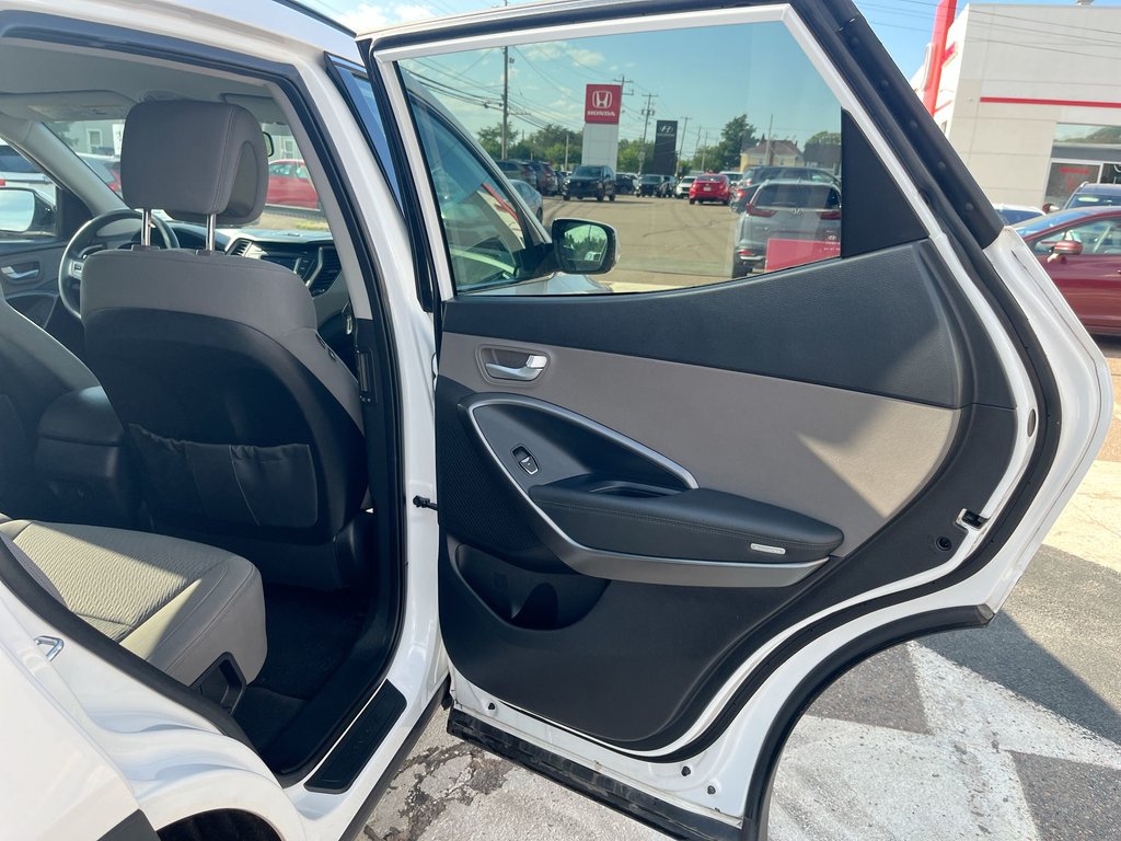 2017 Hyundai SANTA FE SPORT Base | Cam | USB | HtdSeats in Saint John, New Brunswick - 41 - w1024h768px