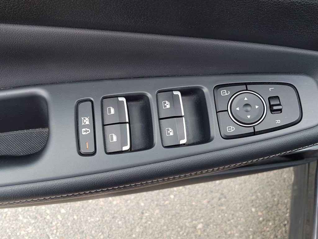 2020 Hyundai Santa Fe Preferred | Leather | Roof | Cam | USB | HtdWheel in Saint John, New Brunswick - 10 - w1024h768px
