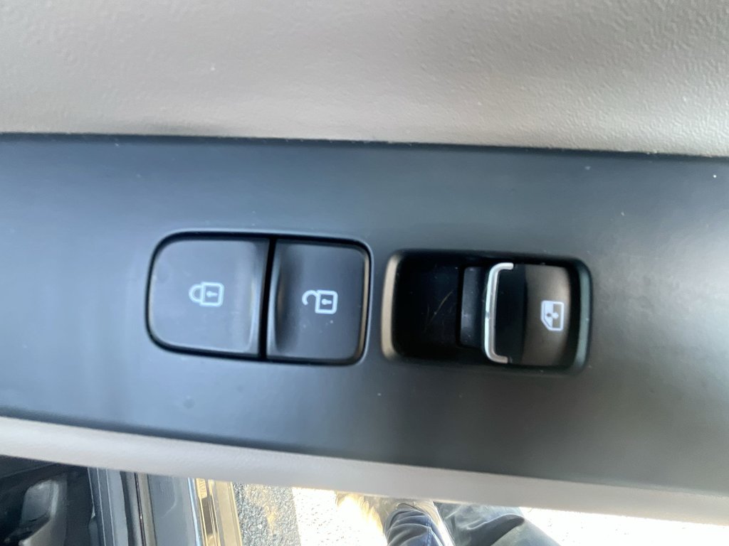 2021 Hyundai Santa Fe Preferred | Leather | Roof | Cam | USB | HtdWheel in Saint John, New Brunswick - 45 - w1024h768px