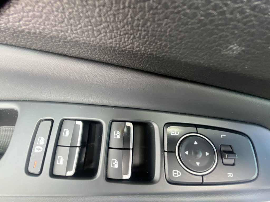 2021 Hyundai Santa Fe Preferred | Trend | Roof | Cam | USB | HtdWheel in Saint John, New Brunswick - 15 - w1024h768px