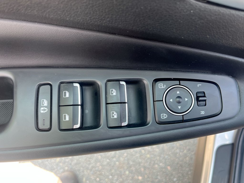 2023 Hyundai Santa Fe in Antigonish, Nova Scotia - 15 - w1024h768px