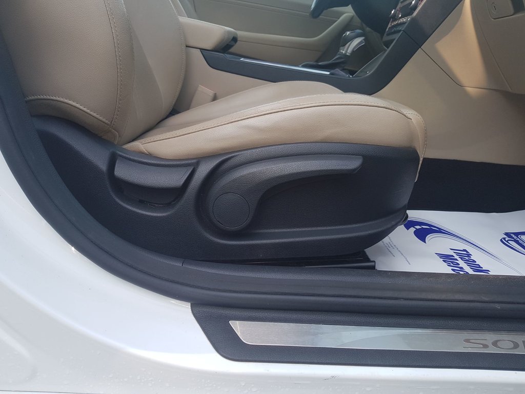 2016 Hyundai Sonata Hybrid Limited | Leather | Roof | Nav | Cam | USB in Saint John, New Brunswick - 47 - w1024h768px