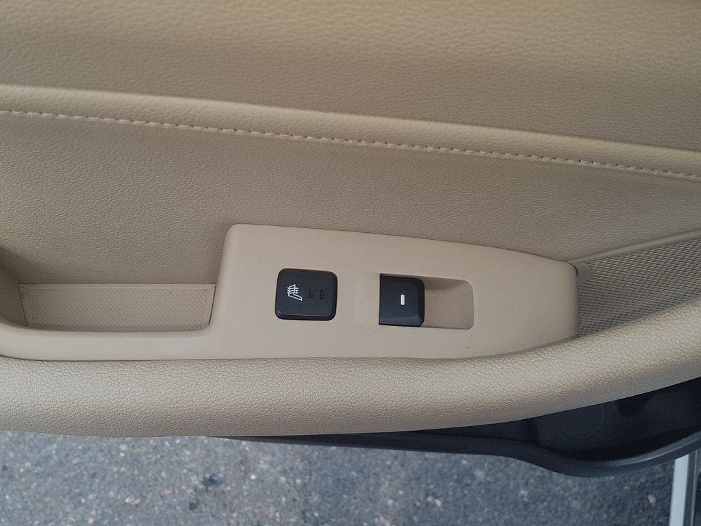 2016 Hyundai Sonata Hybrid Limited | Leather | Roof | Nav | Cam | USB in Saint John, New Brunswick - 36 - w1024h768px