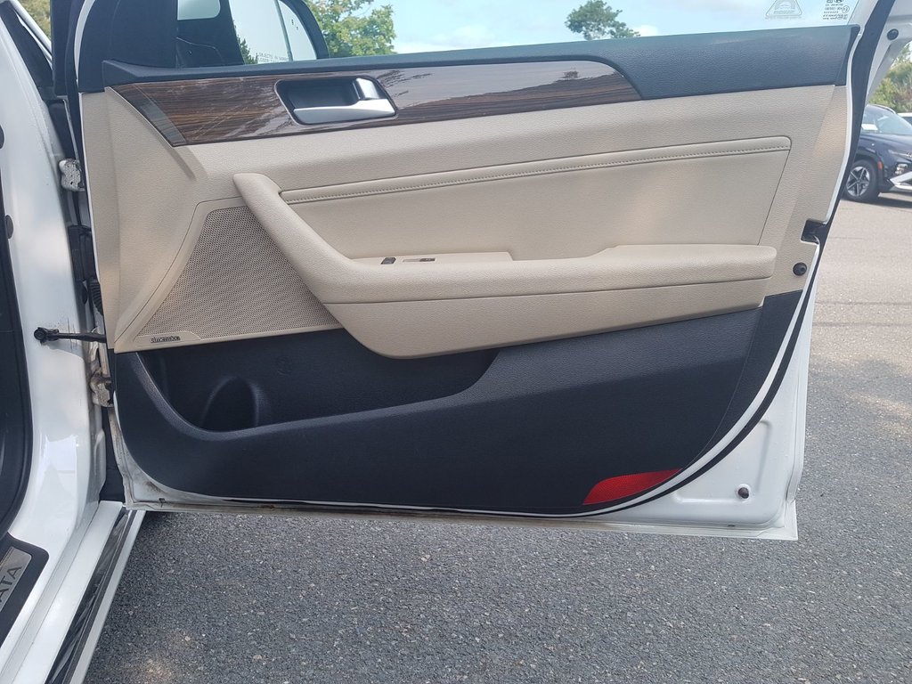 2016 Hyundai Sonata Hybrid Limited | Leather | Roof | Nav | Cam | USB in Saint John, New Brunswick - 44 - w1024h768px