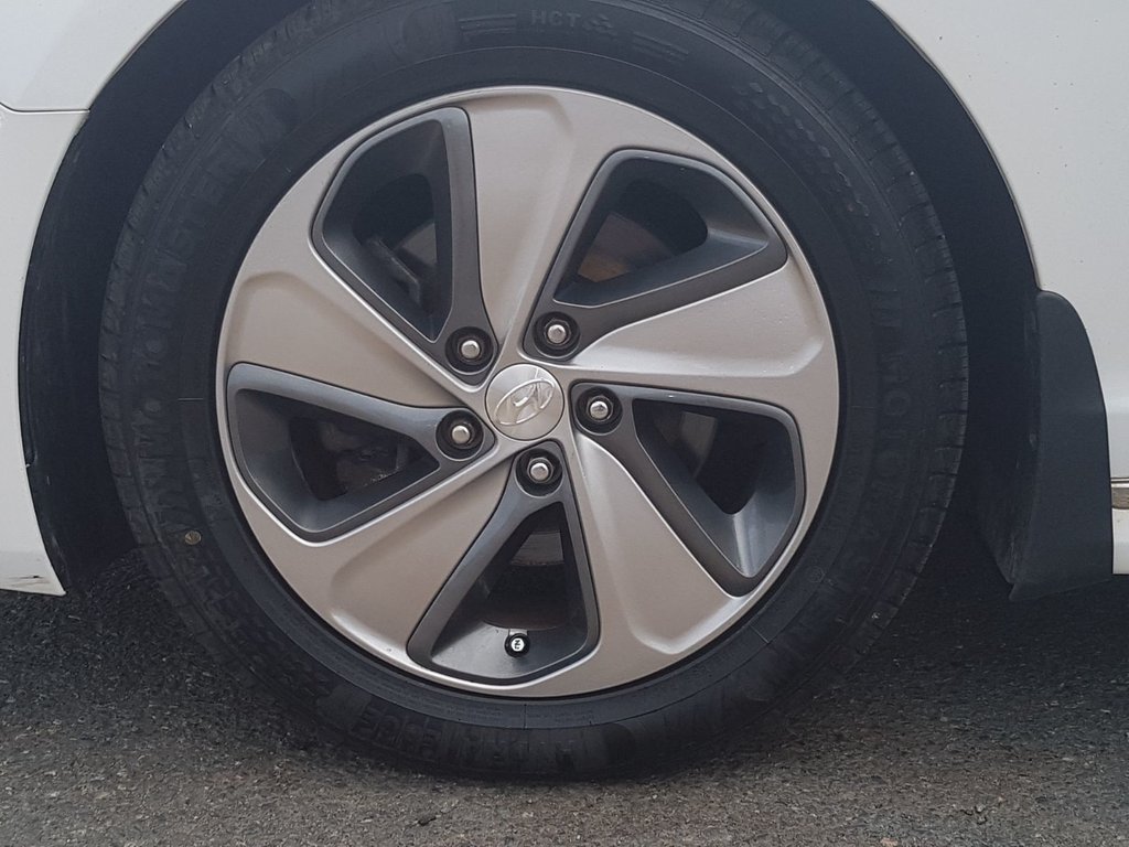 2016 Hyundai Sonata Hybrid Limited | Leather | Roof | Nav | Cam | USB in Saint John, New Brunswick - 9 - w1024h768px