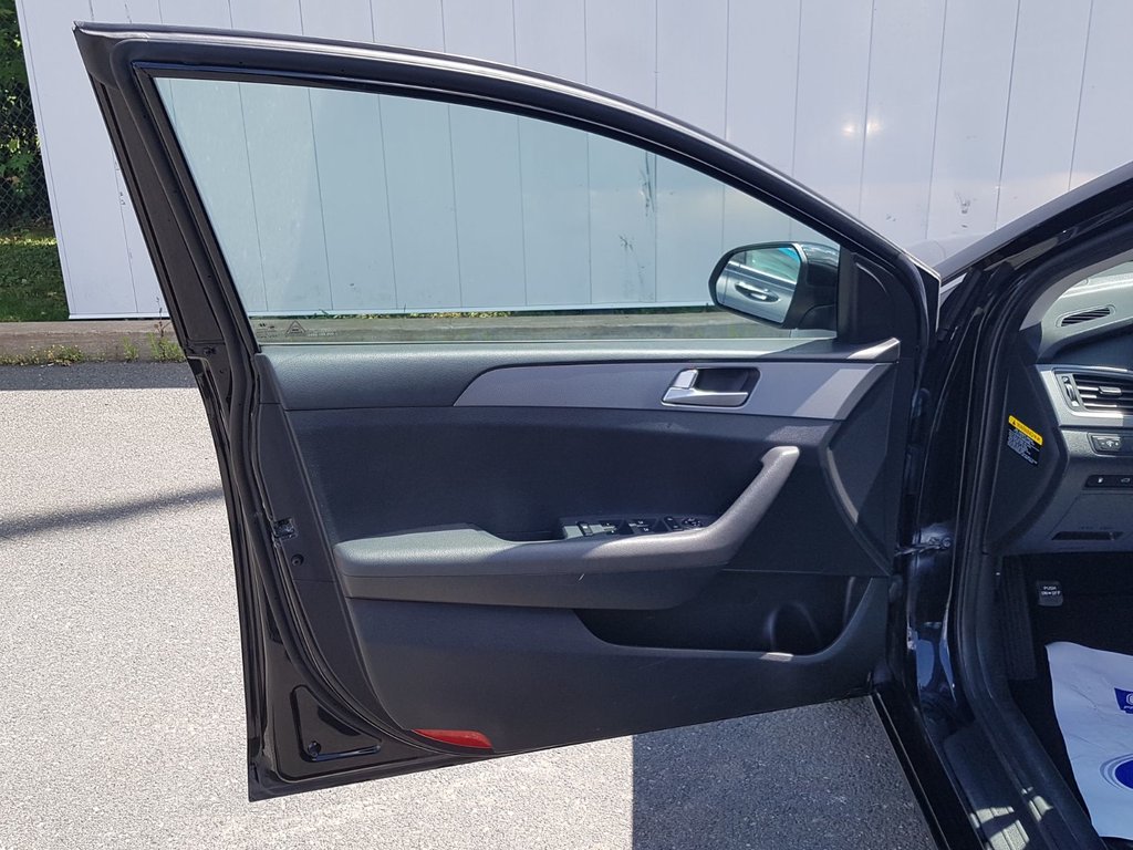2017 Hyundai Sonata GLS | Sunroof | Cam | USB | Htd. Wheel in Saint John, New Brunswick - 14 - w1024h768px