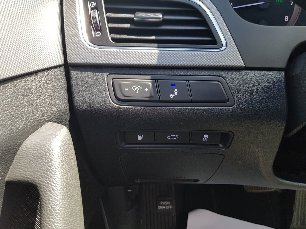 2017 Hyundai Sonata GLS | Sunroof | Cam | USB | Htd. Wheel in Saint John, New Brunswick - 16 - w1024h768px