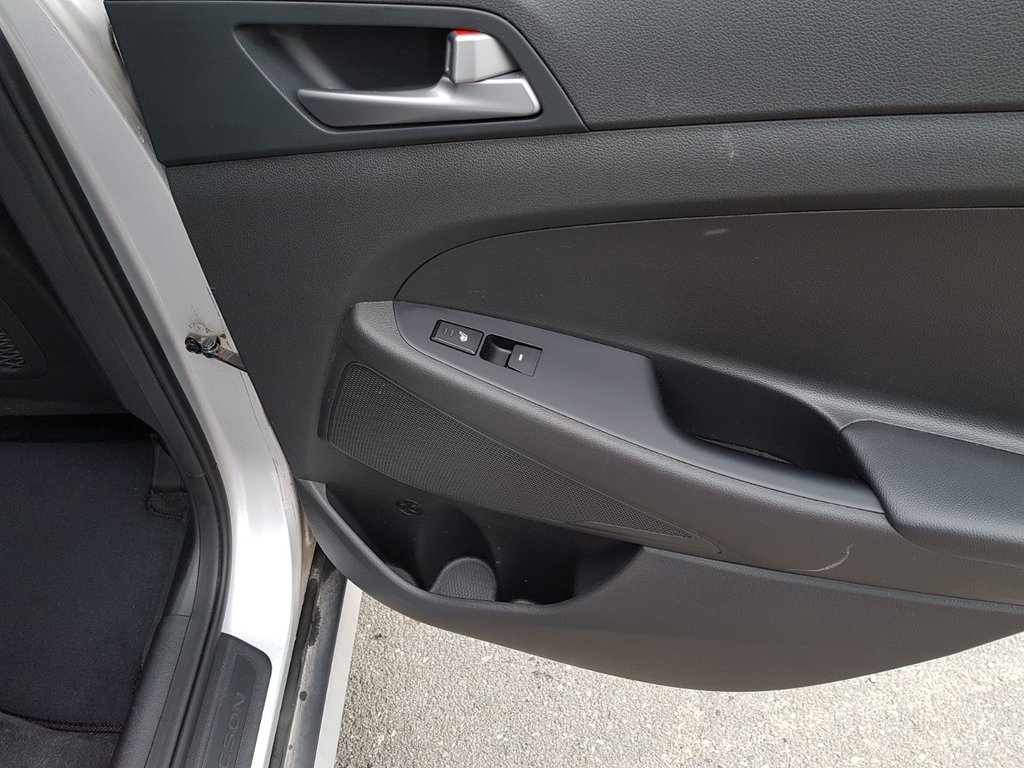 2017 Hyundai Tucson SE | Leather | SunRoof | Cam | USB | Htd Wheel in Saint John, New Brunswick - 37 - w1024h768px