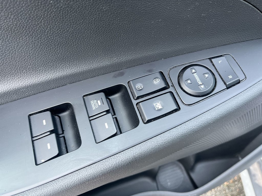 2019 Hyundai Tucson Essential |  Cam | USB | HtdSeats | Bluetooth in Saint John, New Brunswick - 15 - w1024h768px