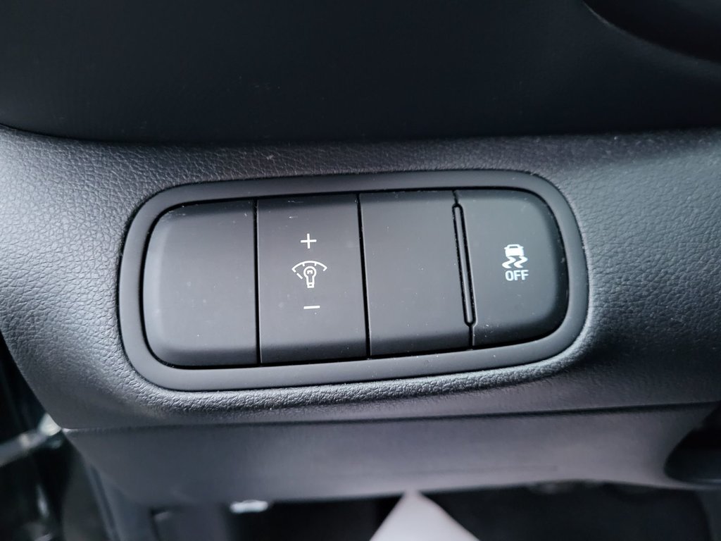 2020 Hyundai Venue Essential | Cam | USB | HtdSeats | Bluetooth in Saint John, New Brunswick - 13 - w1024h768px