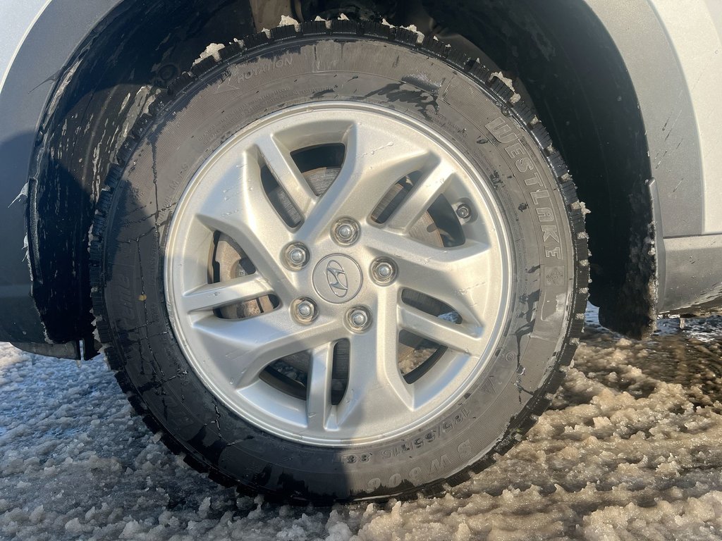 2023 Hyundai Venue Preferred | Cam | USB | HtdSeat | Warranty to 2028 in Saint John, New Brunswick - 10 - w1024h768px