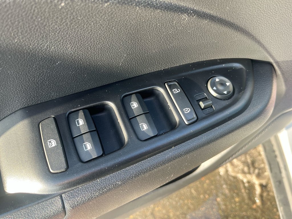 2023 Hyundai Venue Preferred | Cam | USB | HtdSeat | Warranty to 2028 in Saint John, New Brunswick - 15 - w1024h768px