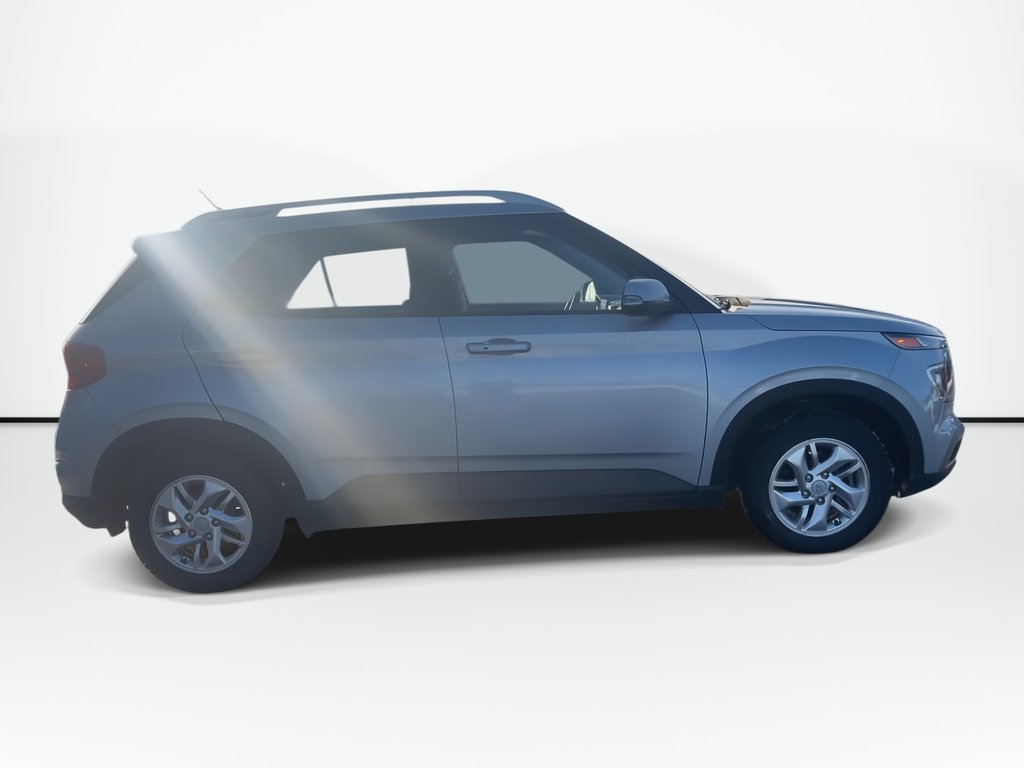 2023 Hyundai Venue Preferred | Cam | USB | HtdSeat | Warranty to 2028 in Saint John, New Brunswick - 9 - w1024h768px