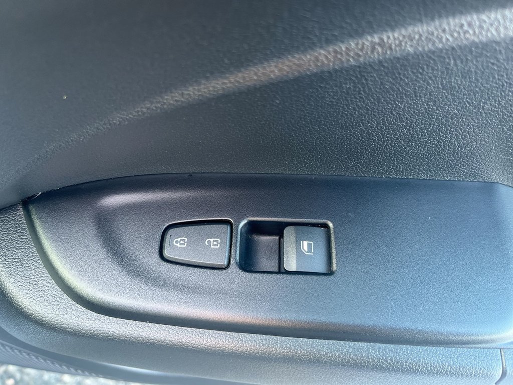 2023 Hyundai Venue Preferred | Cam | USB | HtdSeat | Warranty to 2028 in Saint John, New Brunswick - 44 - w1024h768px