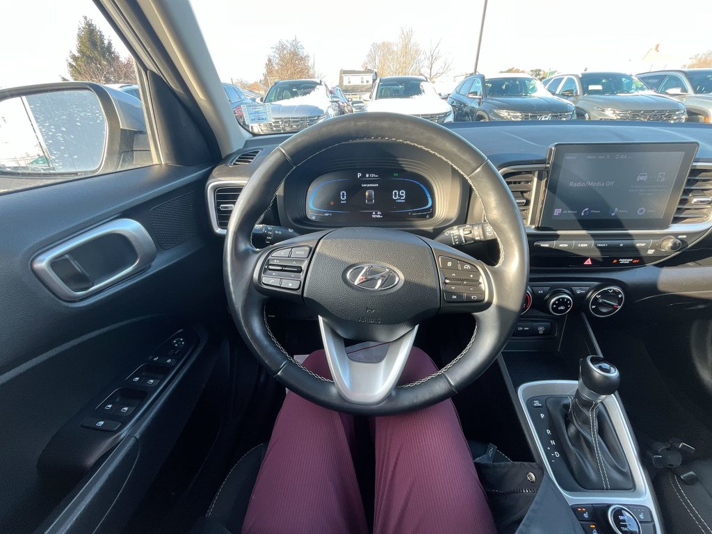 2023 Hyundai Venue Preferred | Cam | USB | HtdSeat | Warranty to 2028 in Saint John, New Brunswick - 12 - w1024h768px