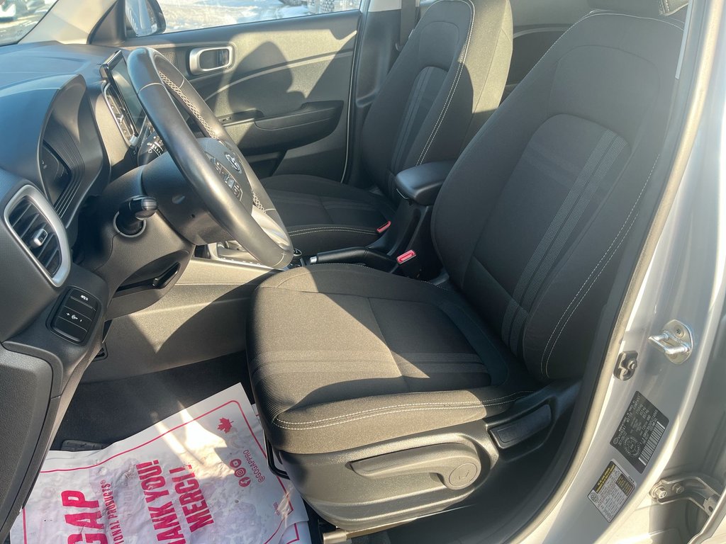 2023 Hyundai Venue Preferred | Cam | USB | HtdSeat | Warranty to 2028 in Saint John, New Brunswick - 11 - w1024h768px