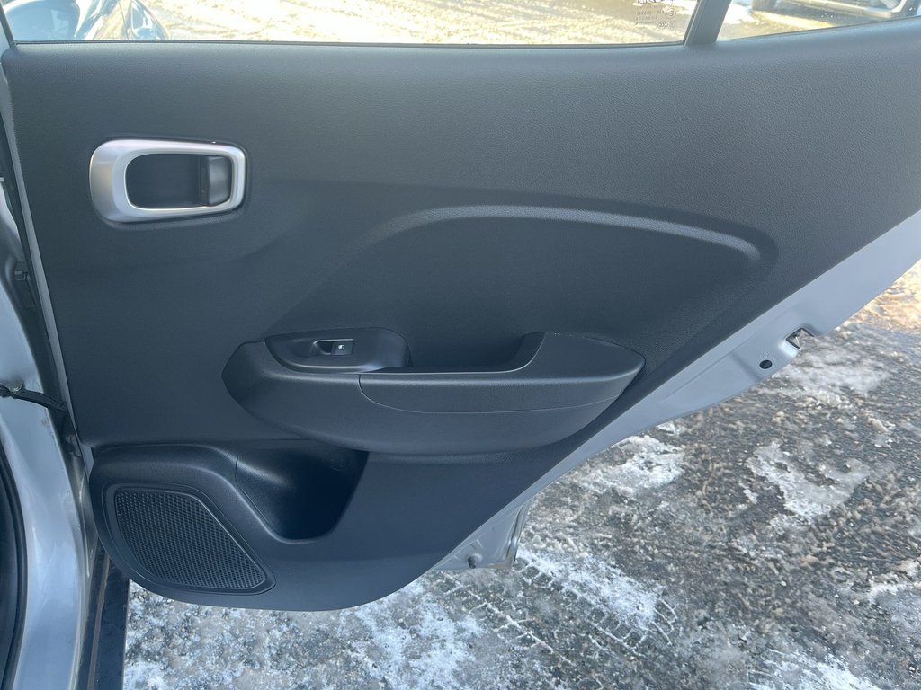 2023 Hyundai Venue Preferred | Cam | USB | HtdSeat | Warranty to 2028 in Saint John, New Brunswick - 39 - w1024h768px