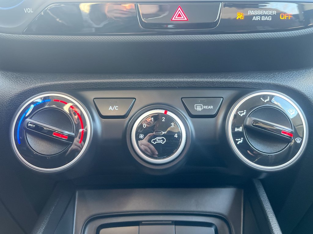 2023 Hyundai Venue Preferred | Cam | USB | HtdSeat | Warranty to 2028 in Saint John, New Brunswick - 27 - w1024h768px