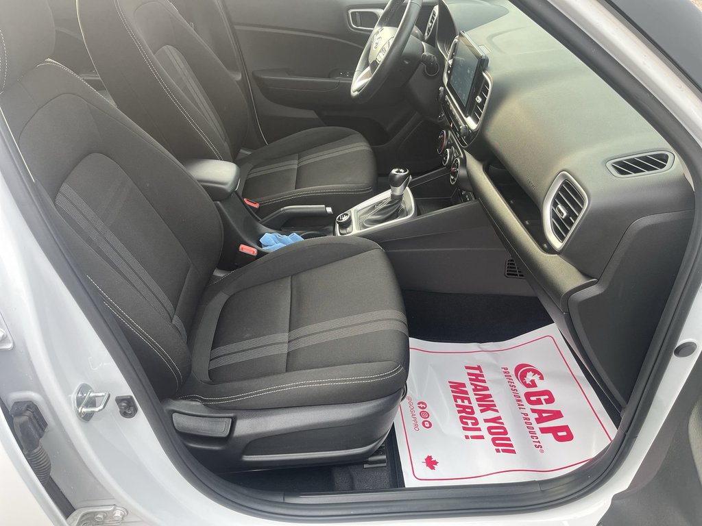 2023 Hyundai Venue Preferred | Cam | USB | HtdSeat | Warranty to 2028 in Saint John, New Brunswick - 39 - w1024h768px