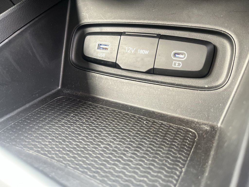 2023 Hyundai Venue Preferred | Cam | USB | HtdSeat | Warranty to 2028 in Saint John, New Brunswick - 42 - w1024h768px