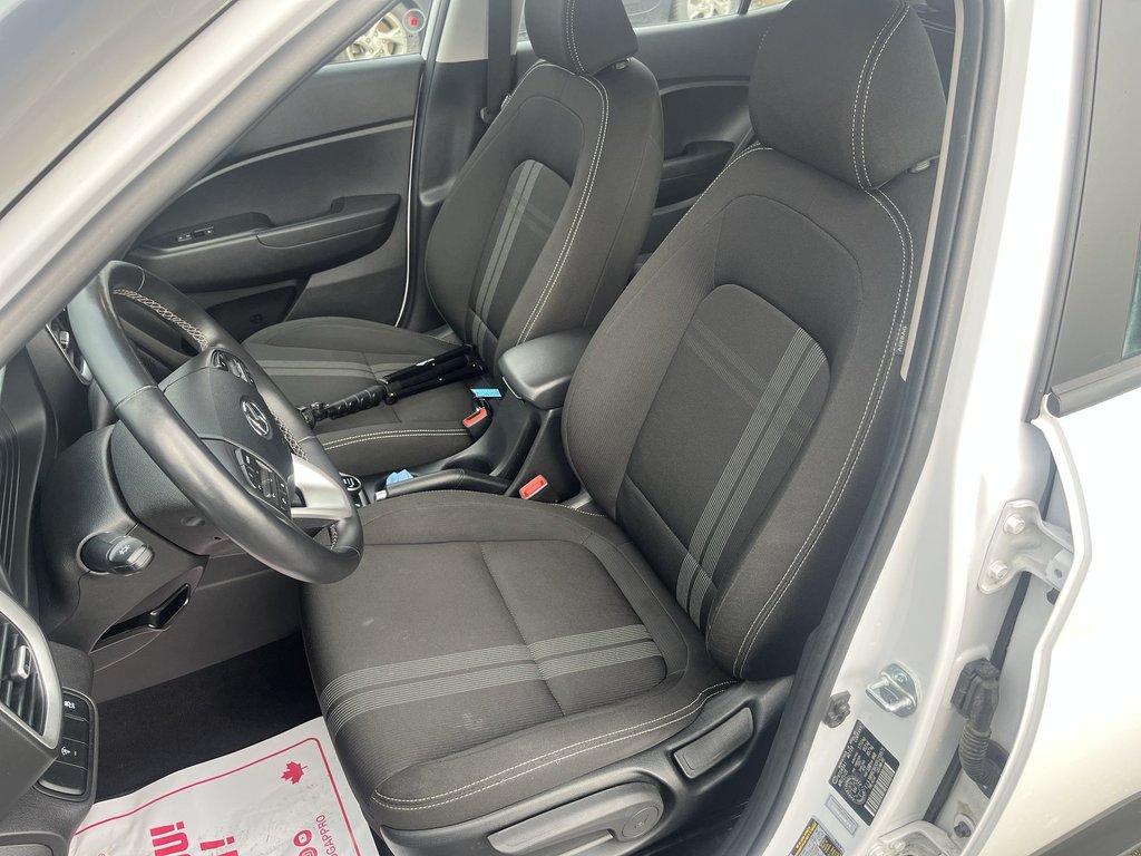 2023 Hyundai Venue Preferred | Cam | USB | HtdSeat | Warranty to 2028 in Saint John, New Brunswick - 11 - w1024h768px