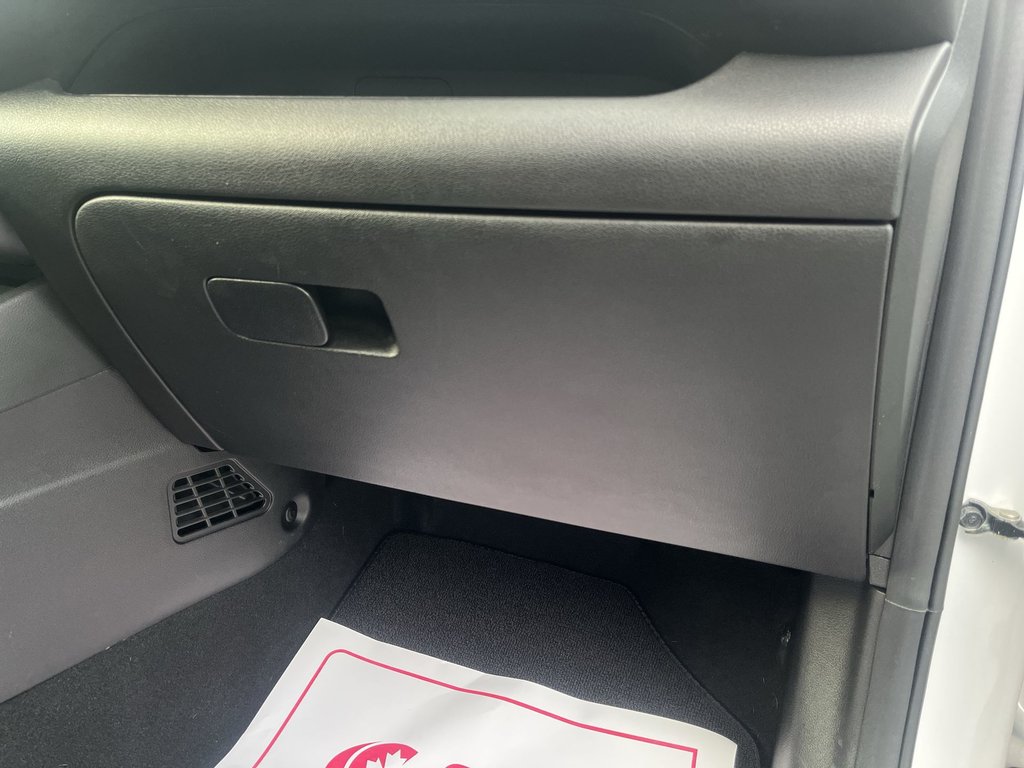 2023 Hyundai Venue Preferred | Cam | USB | HtdSeat | Warranty to 2028 in Saint John, New Brunswick - 41 - w1024h768px