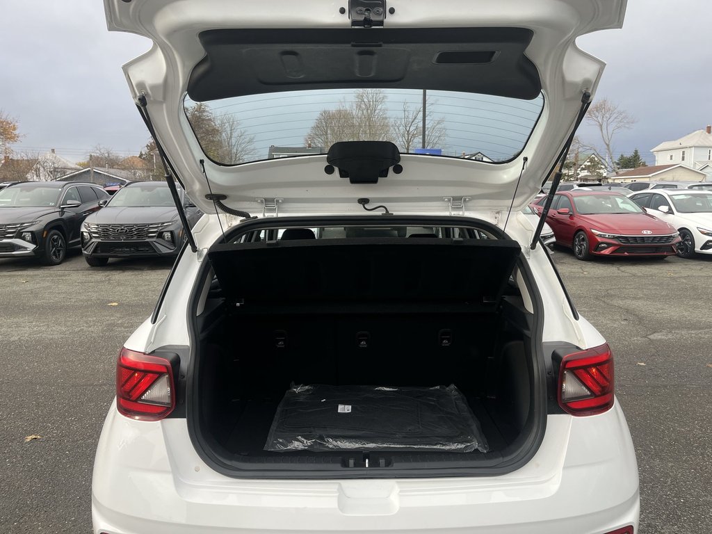 2023 Hyundai Venue Preferred | Cam | USB | HtdSeat | Warranty to 2028 in Saint John, New Brunswick - 33 - w1024h768px