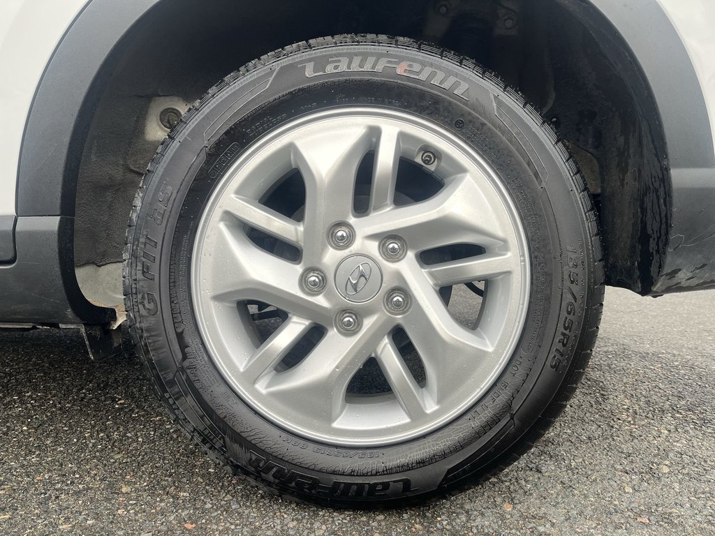 2023 Hyundai Venue Preferred | Cam | USB | HtdSeat | Warranty to 2028 in Saint John, New Brunswick - 10 - w1024h768px