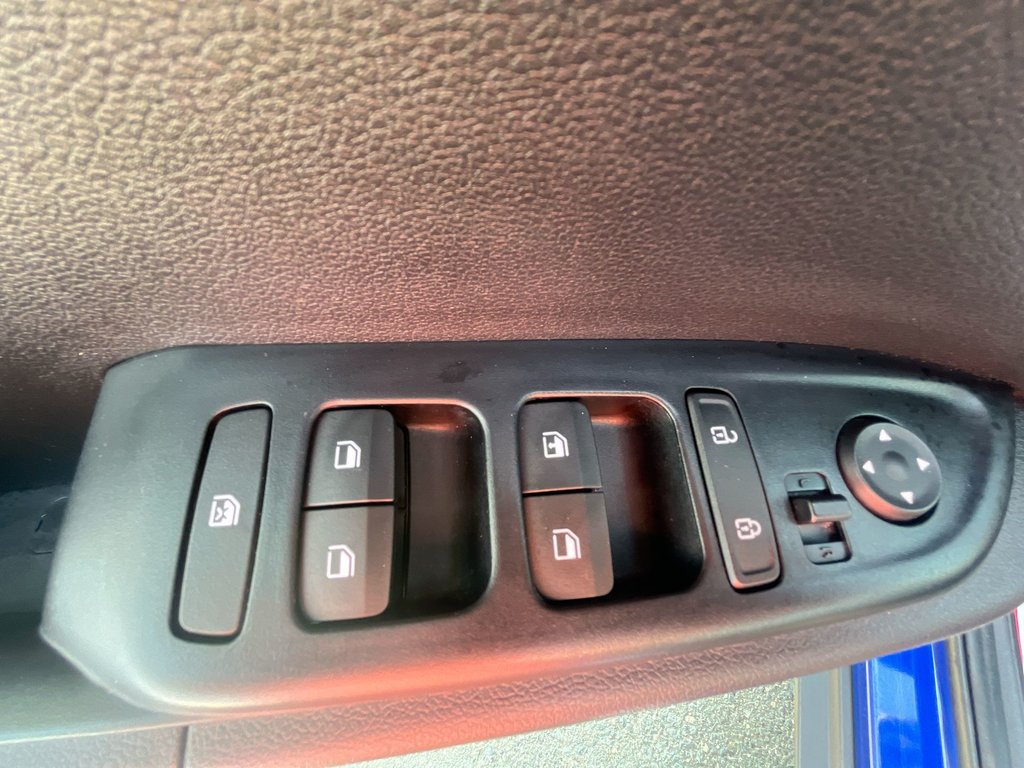 2023 Hyundai Venue Preferred | Cam | HtdWheel | Warranty to 2028 in Saint John, New Brunswick - 15 - w1024h768px