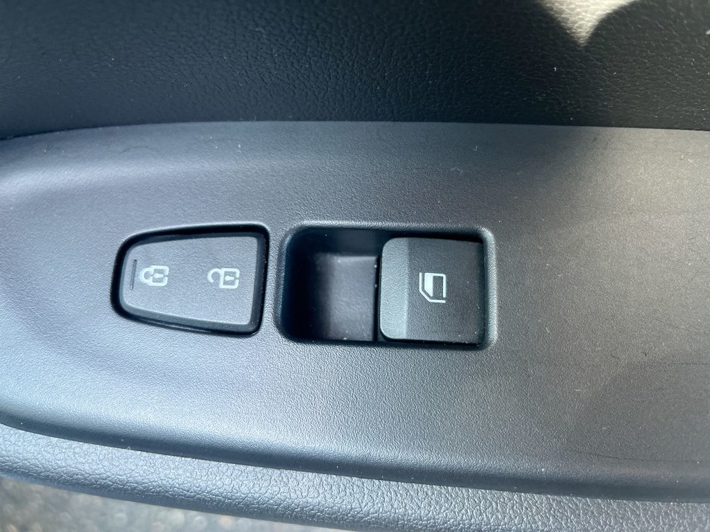 2025 Hyundai Venue Preferred | Cam | USB | HtdWheel | Bluetooth in Saint John, New Brunswick - 45 - w1024h768px