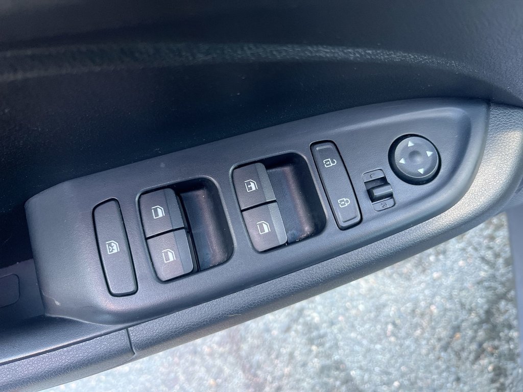 2025 Hyundai Venue Preferred | Cam | USB | HtdWheel | Bluetooth in Saint John, New Brunswick - 15 - w1024h768px