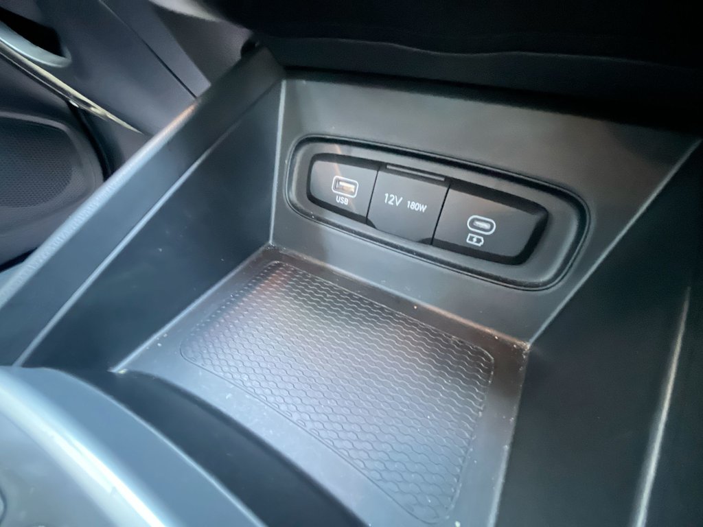 2025 Hyundai Venue Preferred | Cam | USB | HtdSeat | Warranty to 2030 in Saint John, New Brunswick - 44 - w1024h768px