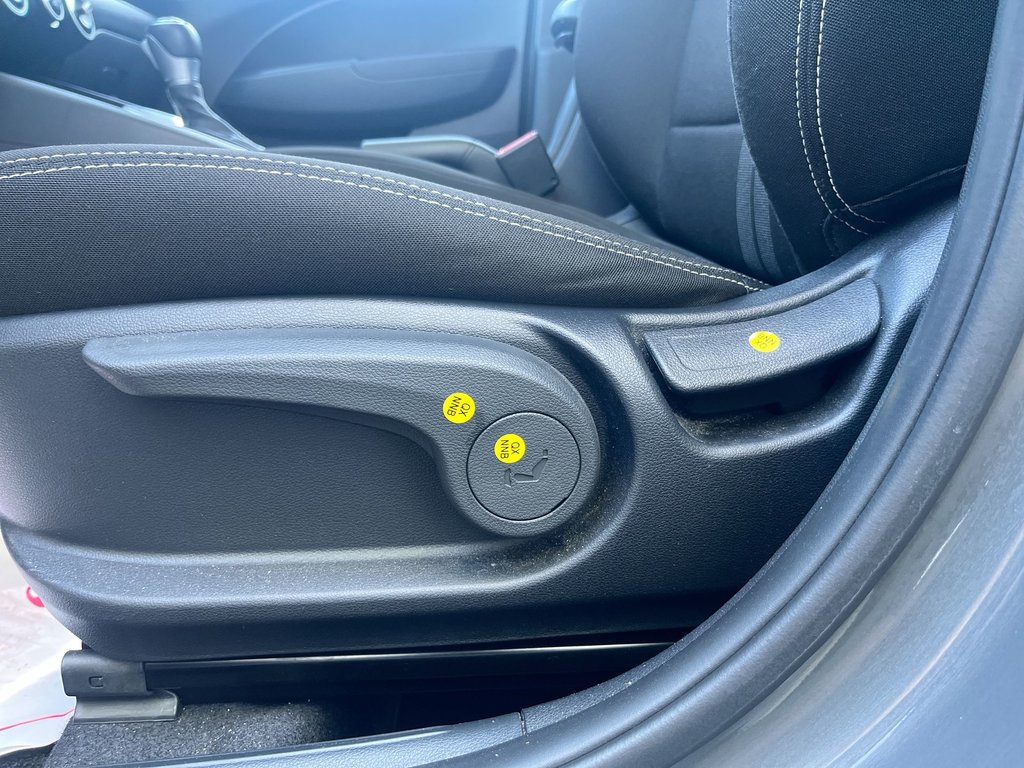 2025 Hyundai Venue Preferred | Cam | USB | HtdSeat | Warranty to 2030 in Saint John, New Brunswick - 14 - w1024h768px