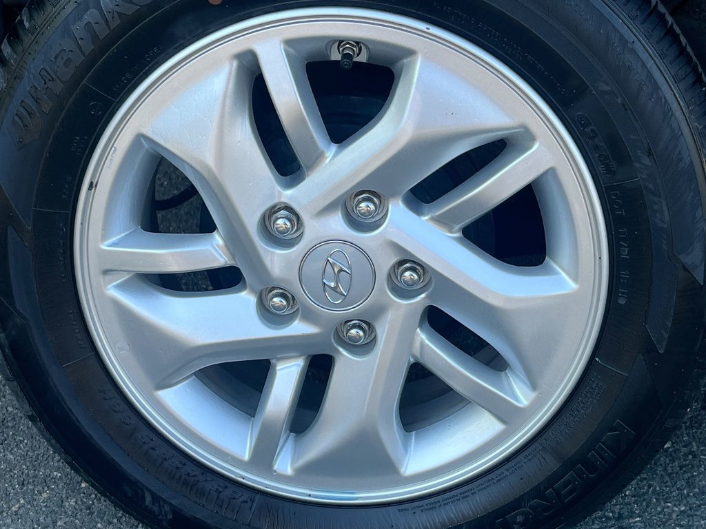 2025 Hyundai Venue Preferred | Cam | USB | HtdSeat | Warranty to 2030 in Saint John, New Brunswick - 10 - w1024h768px