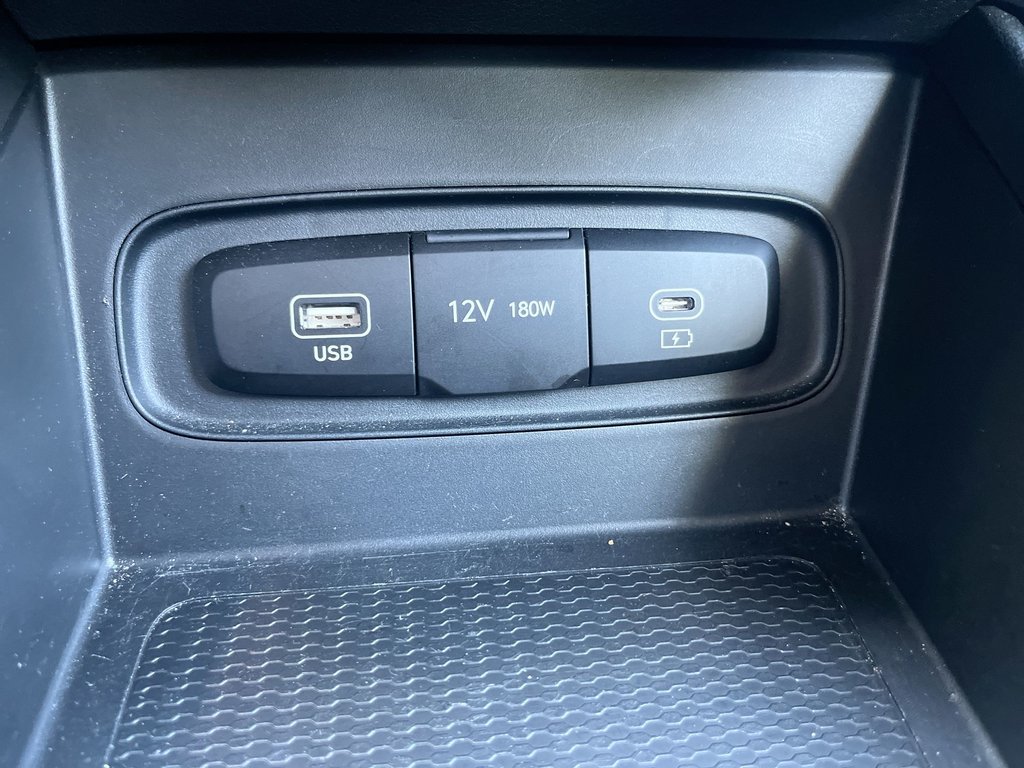 2025 Hyundai Venue Preferred | Cam | USB | HtdSeat | Warranty to 2030 in Saint John, New Brunswick - 28 - w1024h768px
