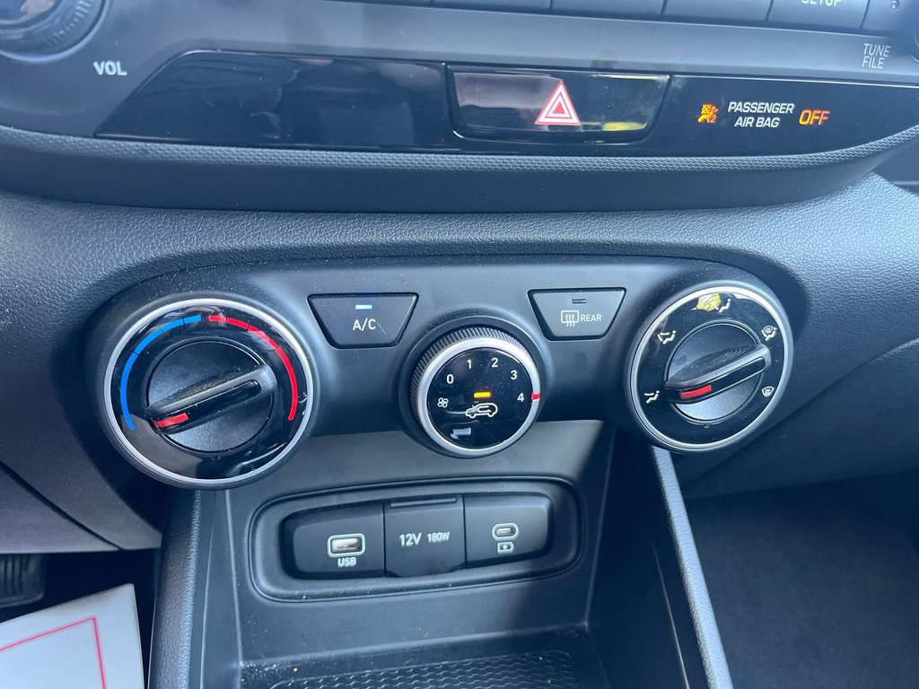 2025 Hyundai Venue Preferred | Cam | USB | HtdSeat | Warranty to 2030 in Saint John, New Brunswick - 27 - w1024h768px