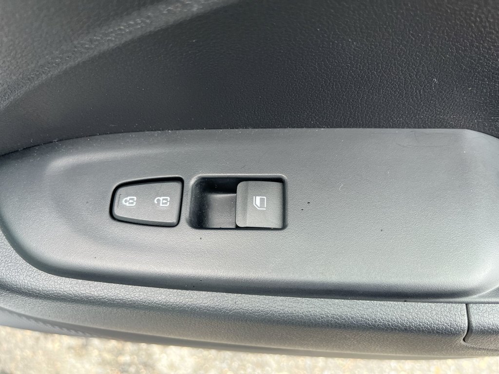 2026 Hyundai Venue Essential | USB | HtdSeat | Cam | Warranty to 2030 in Saint John, New Brunswick - 44 - w1024h768px