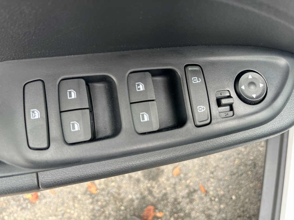 2026 Hyundai Venue Essential | USB | HtdSeat | Cam | Warranty to 2030 in Saint John, New Brunswick - 15 - w1024h768px