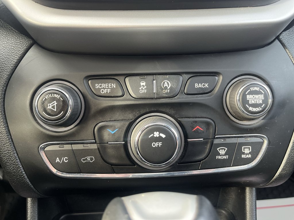 2016 Jeep Cherokee in Antigonish, Nova Scotia - 26 - w1024h768px