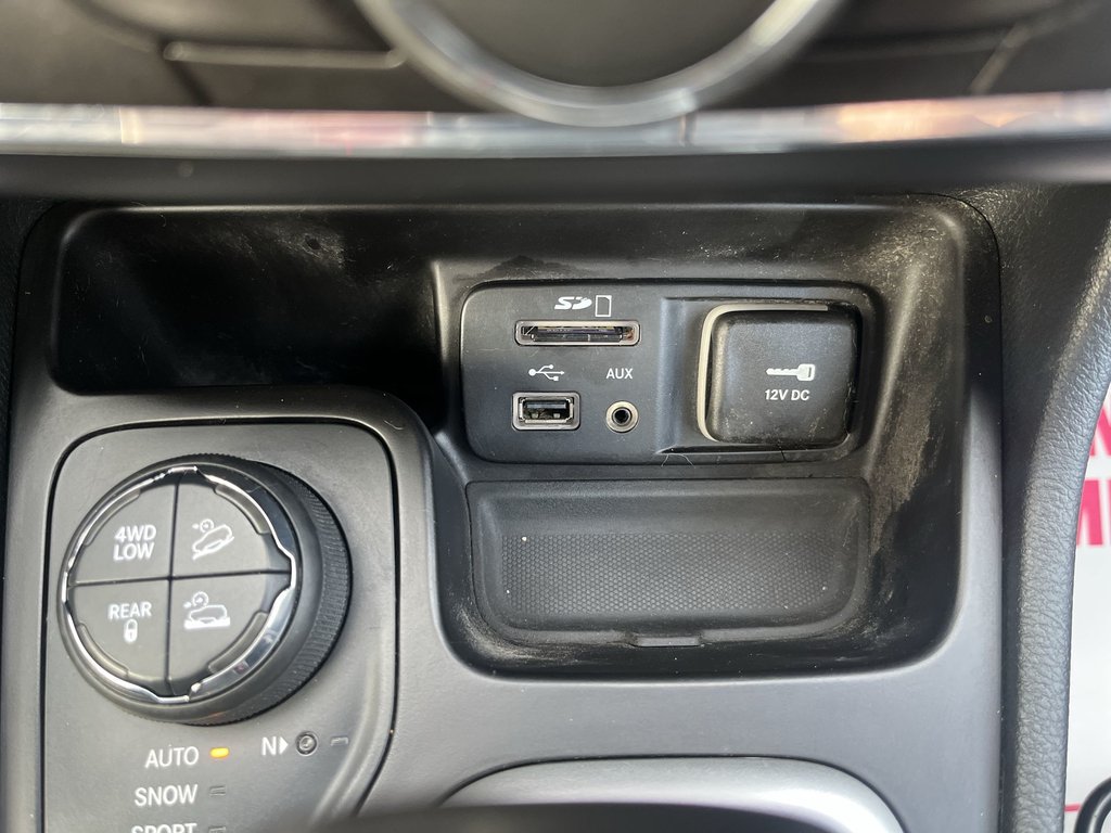 2016 Jeep Cherokee in Antigonish, Nova Scotia - 27 - w1024h768px