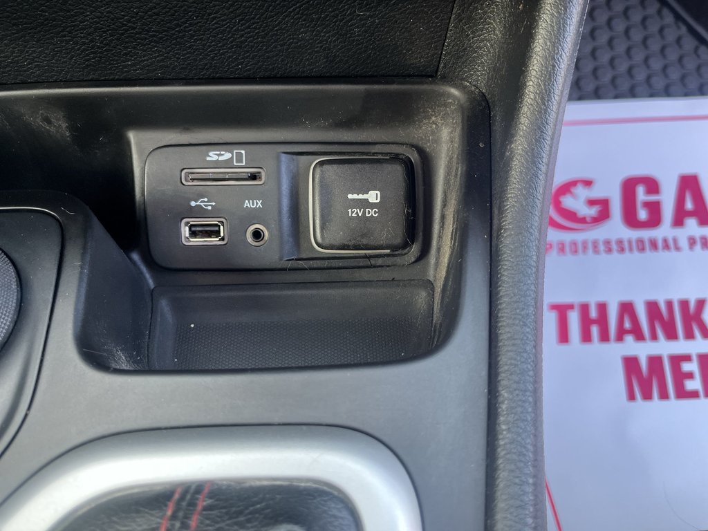 2016 Jeep Cherokee in Antigonish, Nova Scotia - 42 - w1024h768px