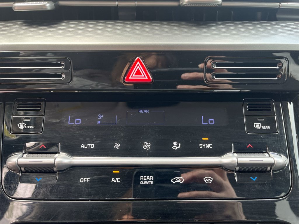 2022 Kia Carnival LX | Cam | USB | HtdWheel in Saint John, New Brunswick - 27 - w1024h768px