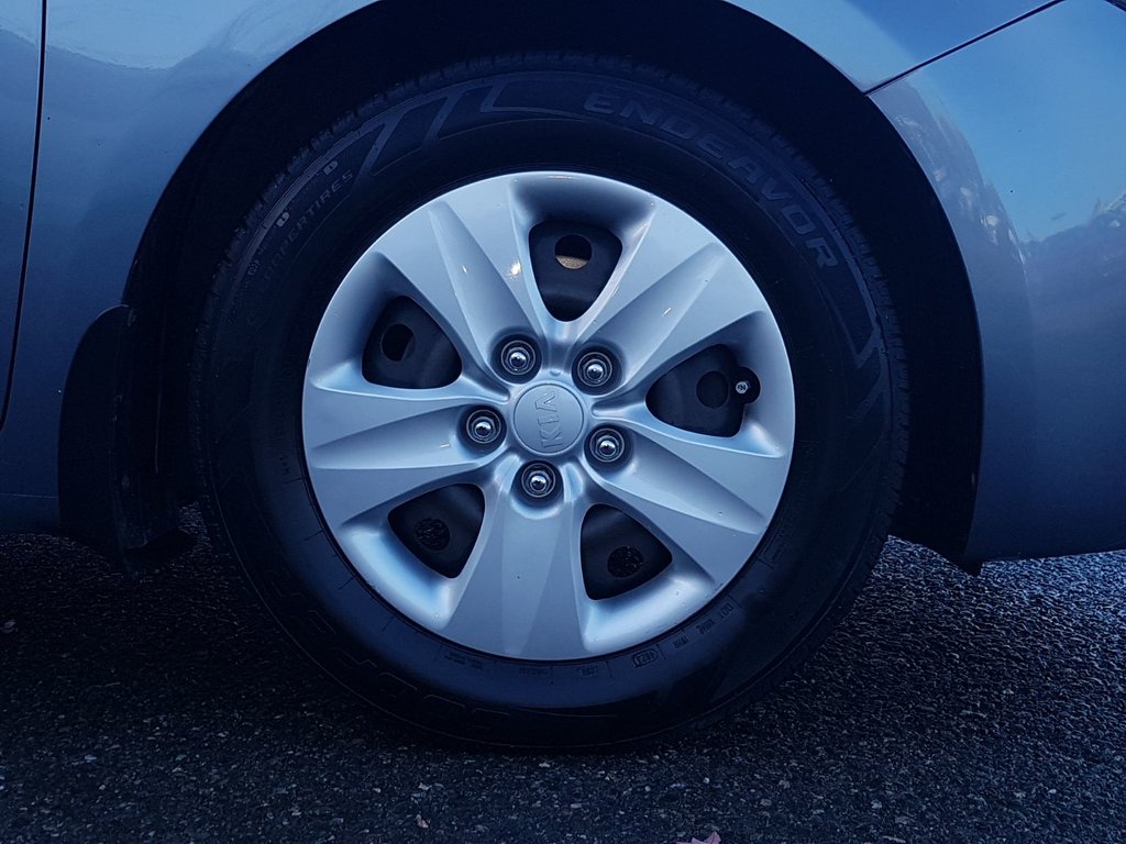 2017 Kia FORTE LX | USB | Bluetooth | Keyless | Cruise in Saint John, New Brunswick - 18 - w1024h768px