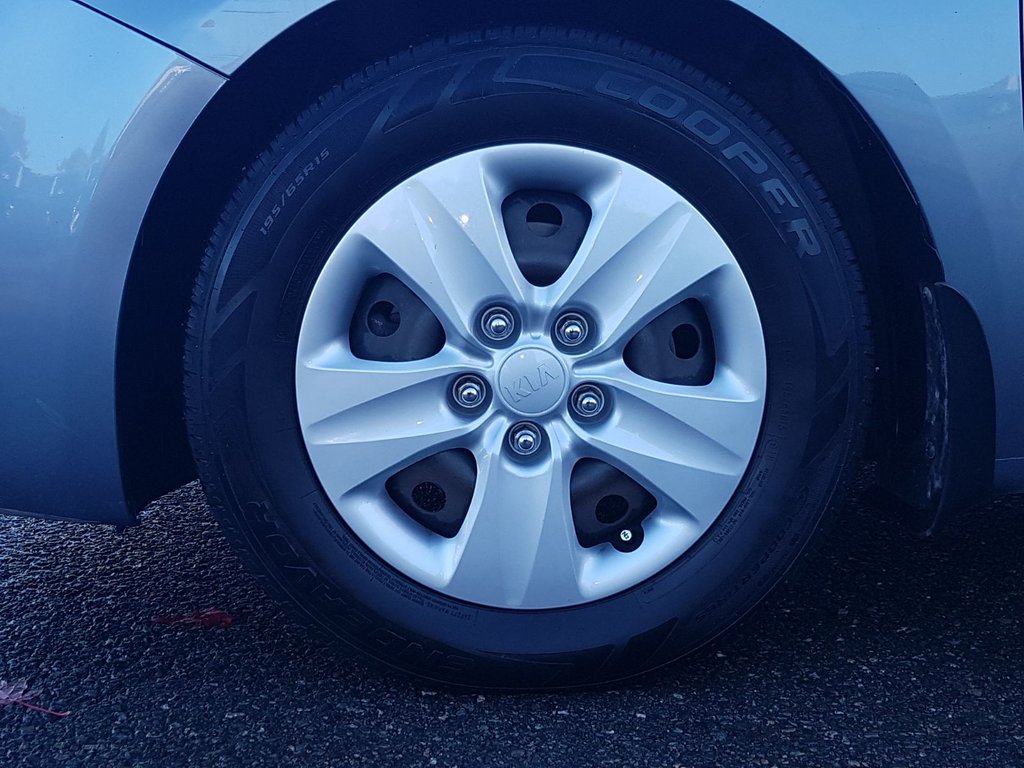 2017 Kia FORTE LX | USB | Bluetooth | Keyless | Cruise in Saint John, New Brunswick - 19 - w1024h768px