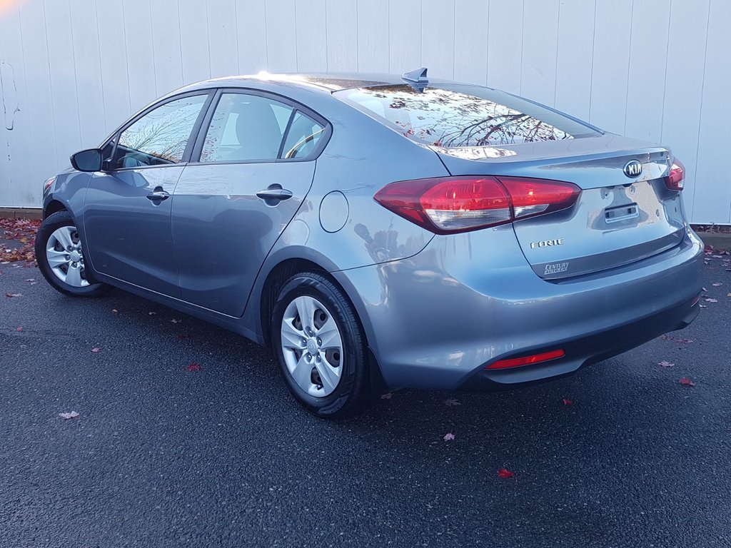 2017 Kia FORTE LX | USB | Bluetooth | Keyless | Cruise in Saint John, New Brunswick - 6 - w1024h768px